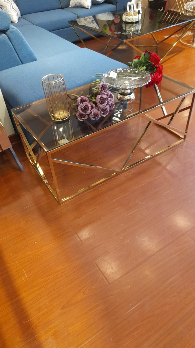 طاولة وسط شكل هندسي من الاستانلس استيل